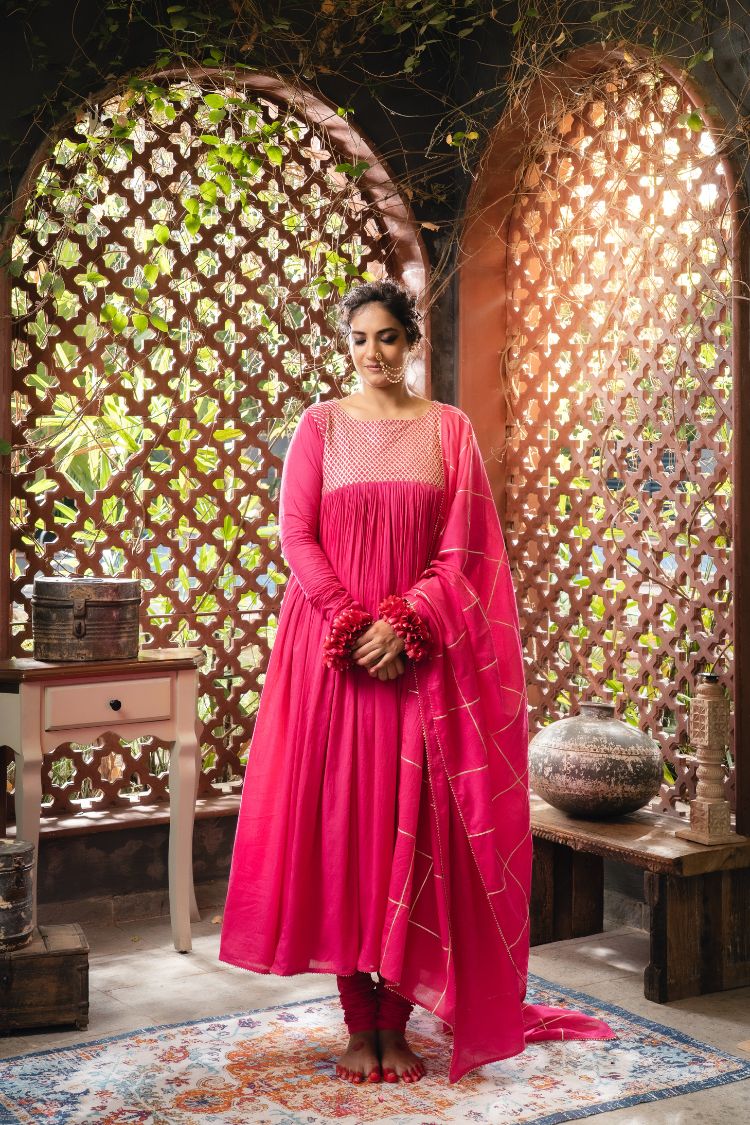 'ITTR-E-GUL' Rani Pink Mulmul Cotton Anarkali (Set Of 3)