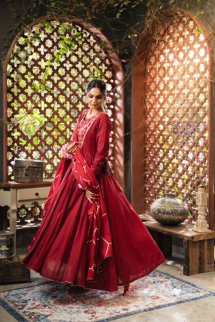 Studio Sample - 'GULABJAL' Maroon Mulmul Cotton Anarkali (Set Of 3)