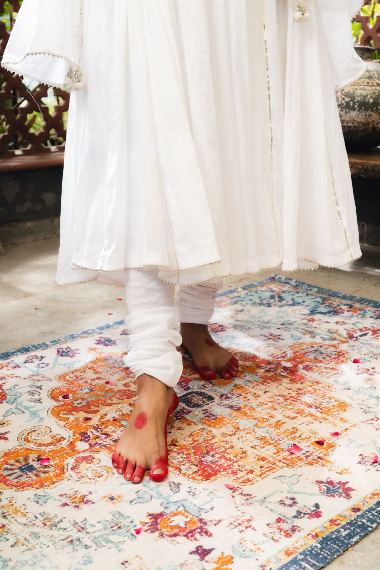 'CHAAND BIBI' White Mulmul Cotton Anarkali (Set Of 3)