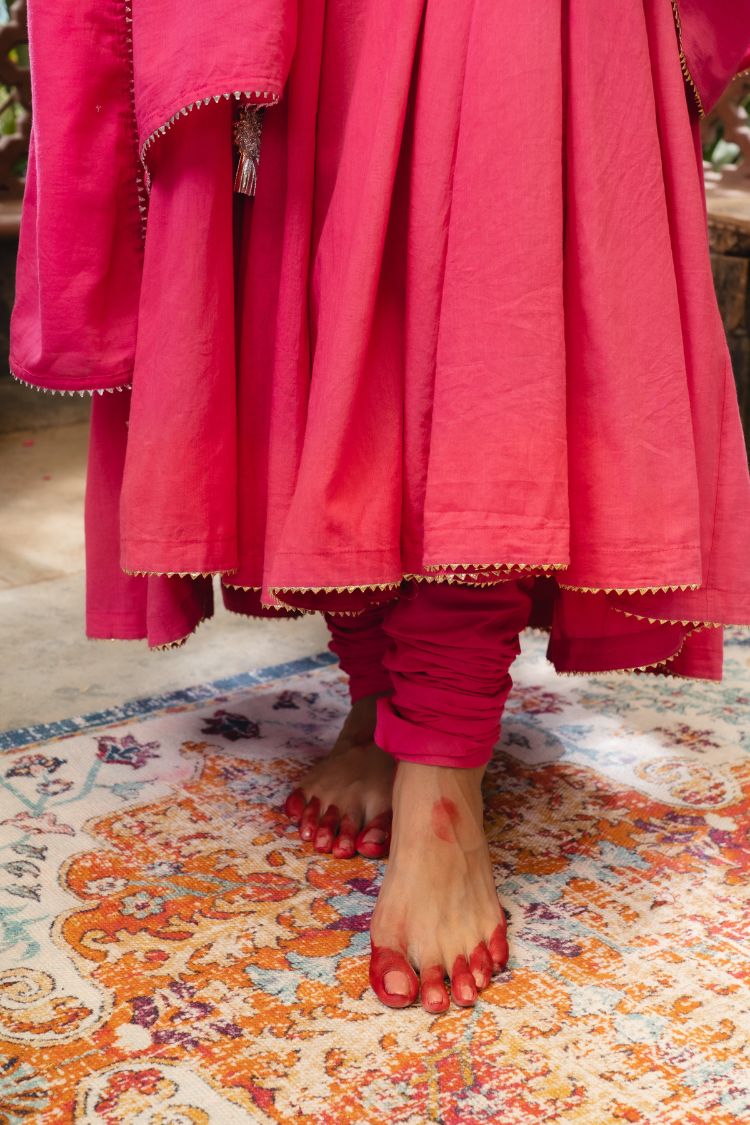 'PAKEEZAH' Rani Pink Mulmul Cotton Anarkali (Set Of 3)