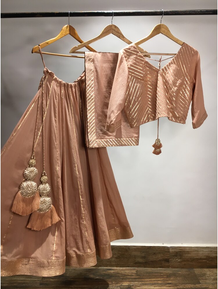 'DILSHAAD' Peach Mulmul Cotton Kalidar Ghaghra (Set Of 3)
