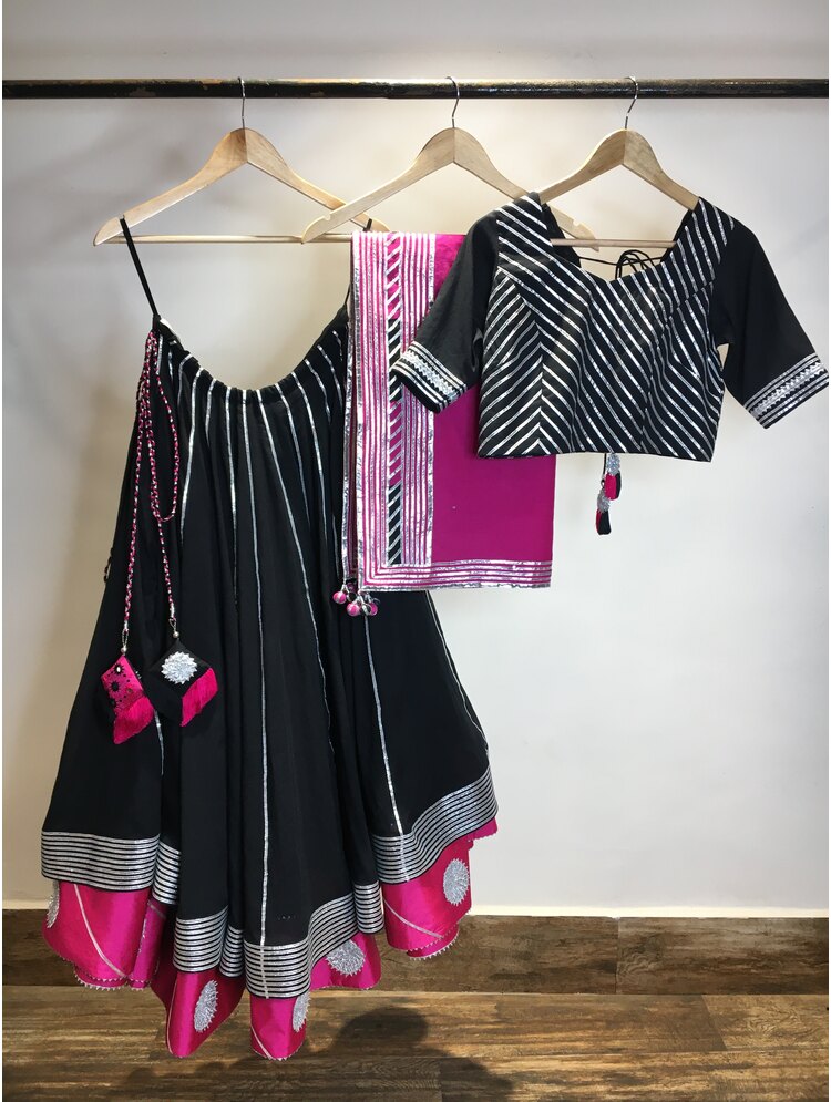 'MADHUBALA' Black And Pink Double Layered Mulmul Cotton Kalidar Ghaghra (Set Of 3)