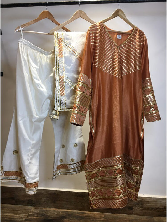 'BASRA' Handloom Chanderi Silk Kurta, Pant & Dupatta Set