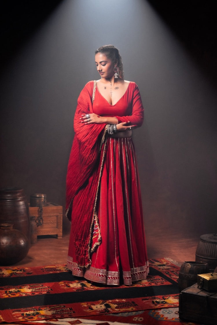 'LAAL PAARO' Red Mulmul Cotton Kalidar Ghaghra (Set Of 3)
