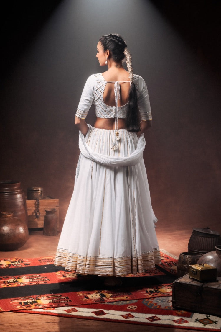 'CHANDRAMUKHI' White Mulmul Cotton Kalidar Ghaghra