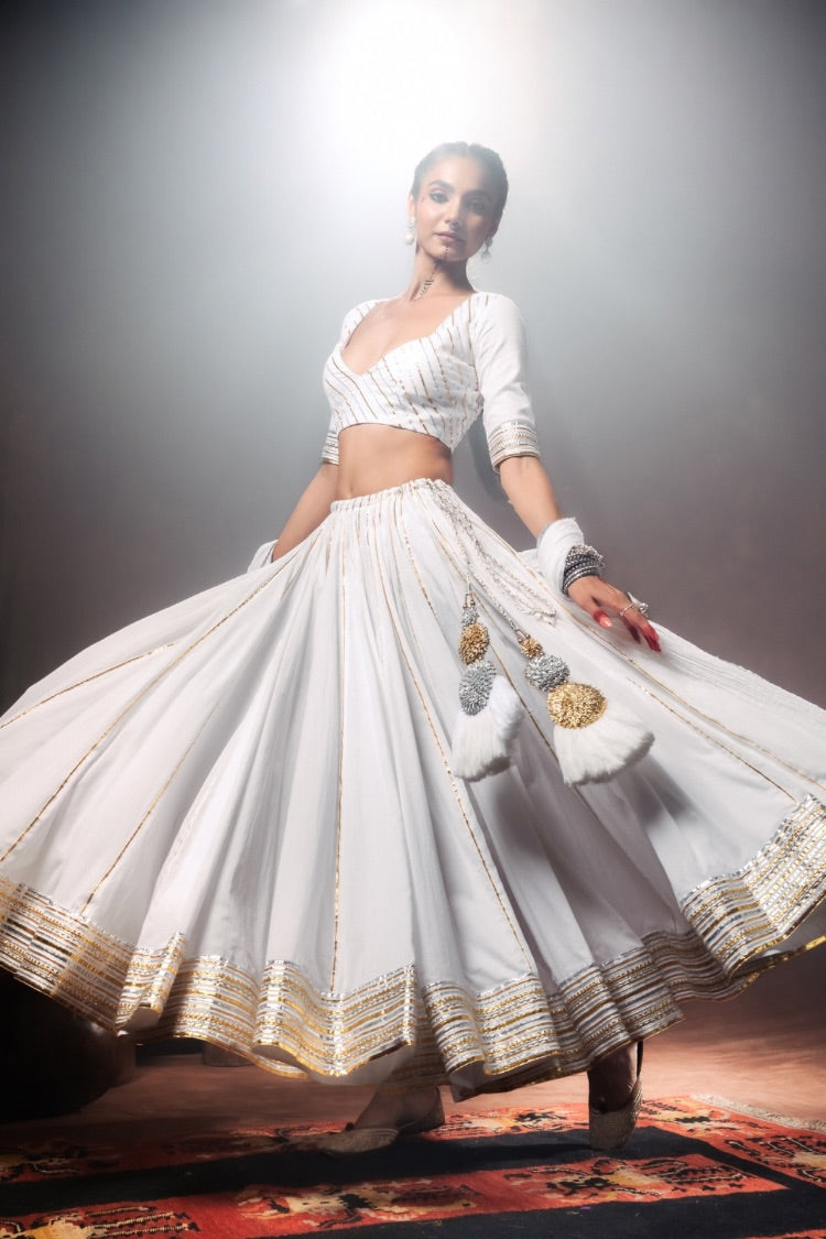 'CHANDRAMUKHI' White Mulmul Cotton Kalidar Ghaghra