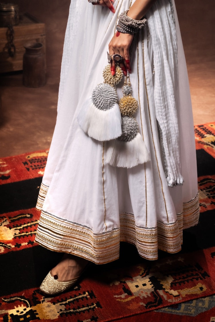 'CHANDRAMUKHI' White Mulmul Cotton Kalidar Ghaghra