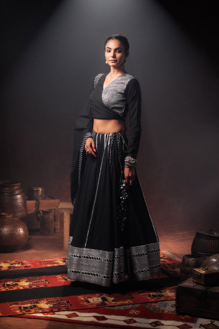 'HUSNARA' Black Mulmul Cotton Kalidar Ghaghra (Set Of 3)