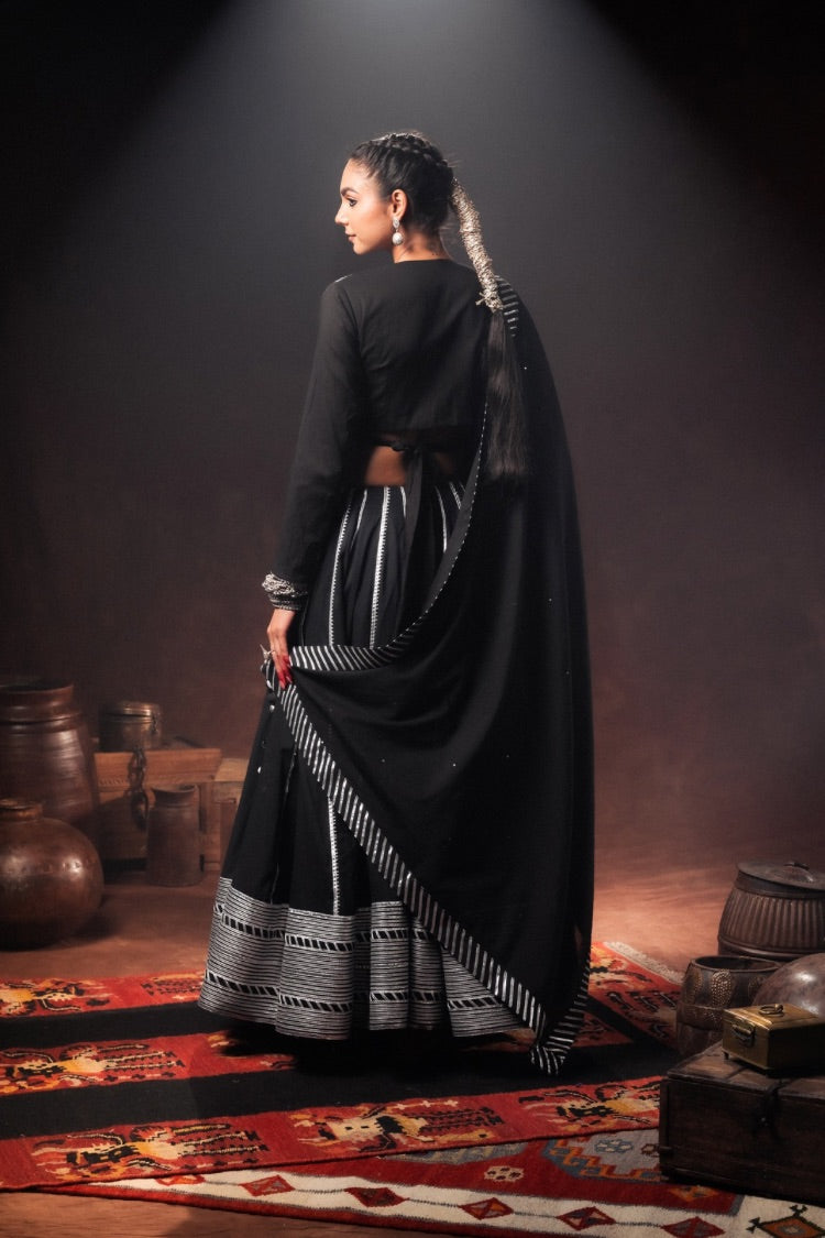 'HUSNARA' Black Mulmul Cotton Kalidar Ghaghra (Set Of 3)