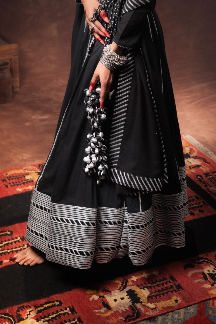 'HUSNARA' Black Mulmul Cotton Kalidar Ghaghra (Set Of 3)