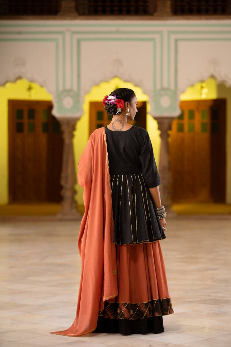 'NAKHRALI' Rust Mulmul Cotton Kalidar Ghaghra (Set Of 3)