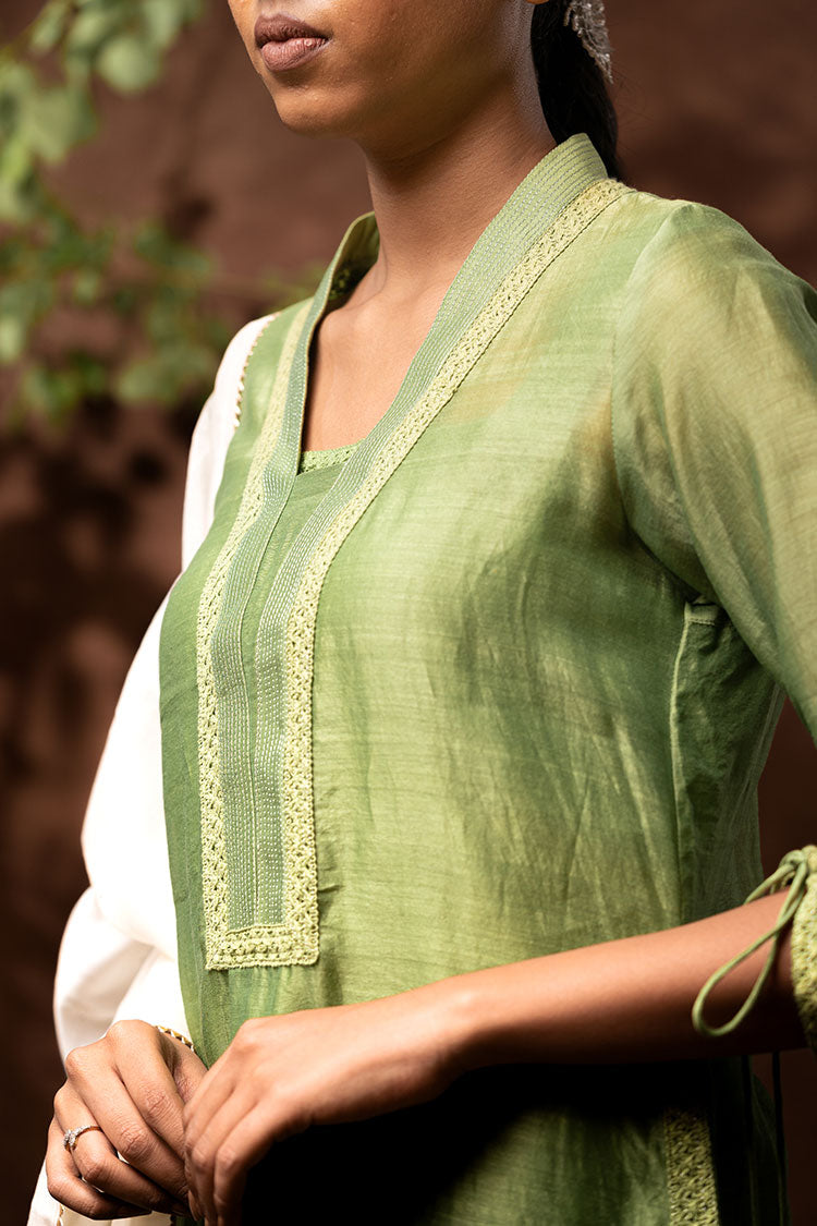 'DAIRA' Handloom Chanderi Silk Hand Embroidered Kurta, Pant & Dupatta Set