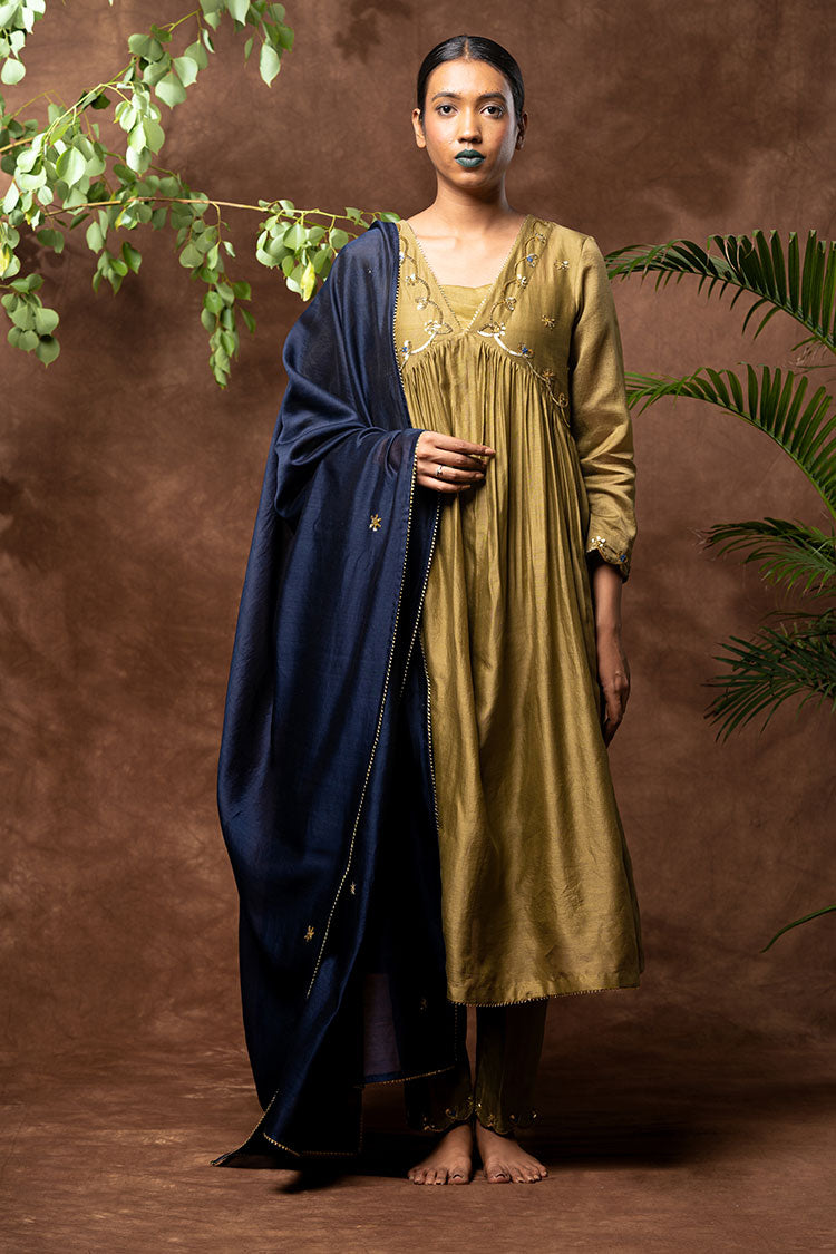 Studio Sample - 'HASEENA' Handloom Chanderi Silk Hand Embroidered Kurta & Pant Set
