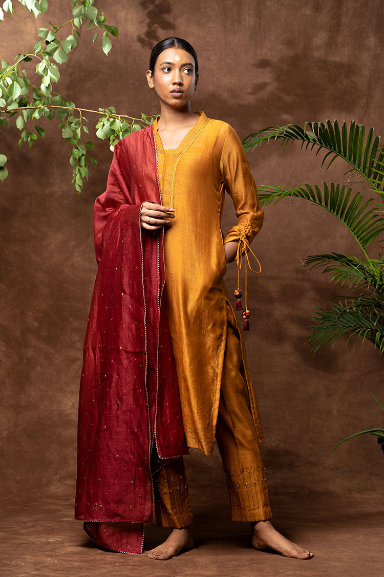 'DAIRA' Handloom Chanderi Silk Hand Embroidered Kurta, Pant & Dupatta Set