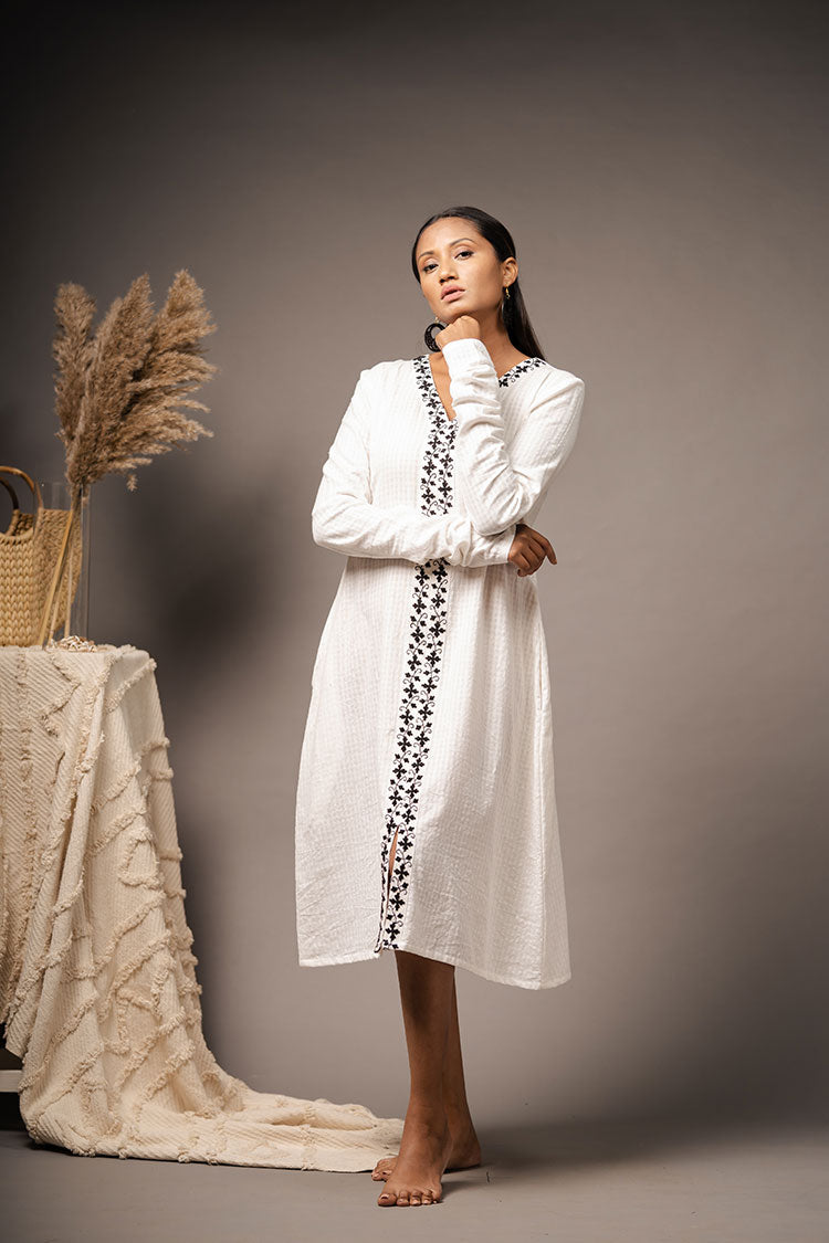 'AGELESS BEAUTY' White Handwoven Cotton Dress