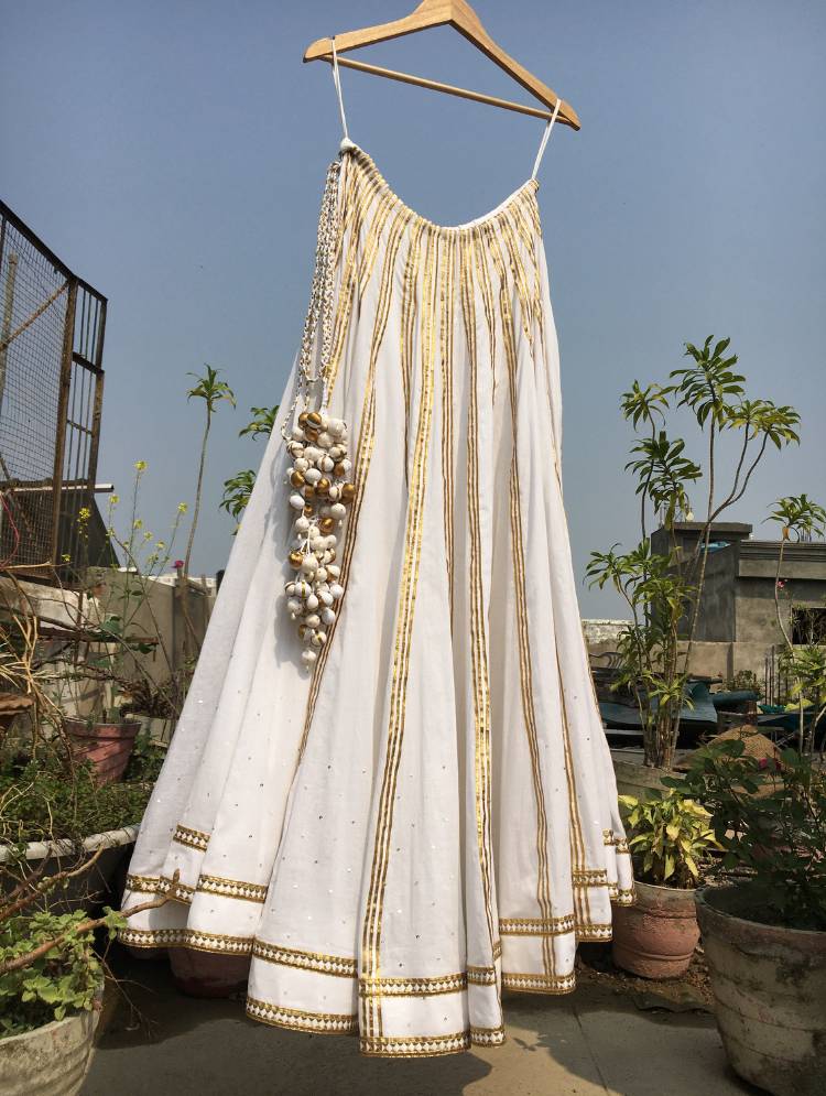 'NAZM' White Mulmul Cotton Kalidar Ghaghra