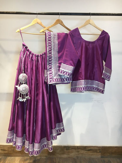 'SHAHI JAMUN' Purple Handloom Chanderi Silk Kalidar Ghaghra (Set Of 3)