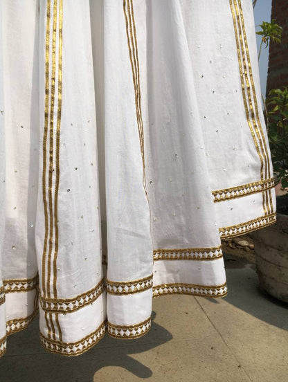'NAZM' White Mulmul Cotton Kalidar Ghaghra