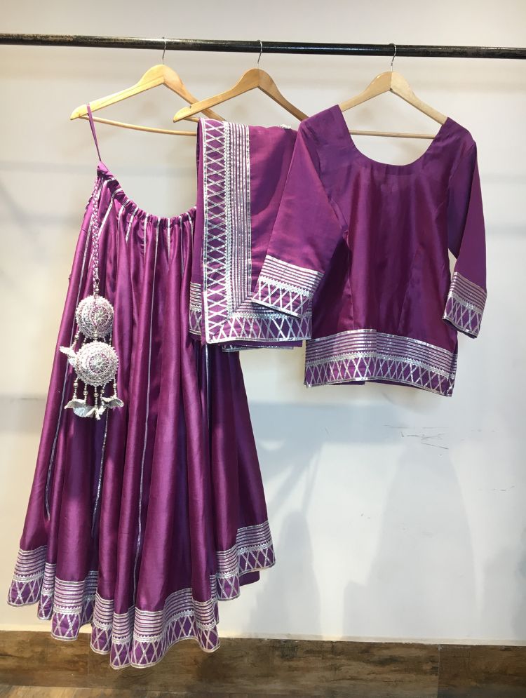 'SHAHI JAMUN' Purple Handloom Chanderi Silk Kalidar Ghaghra (Set Of 3)