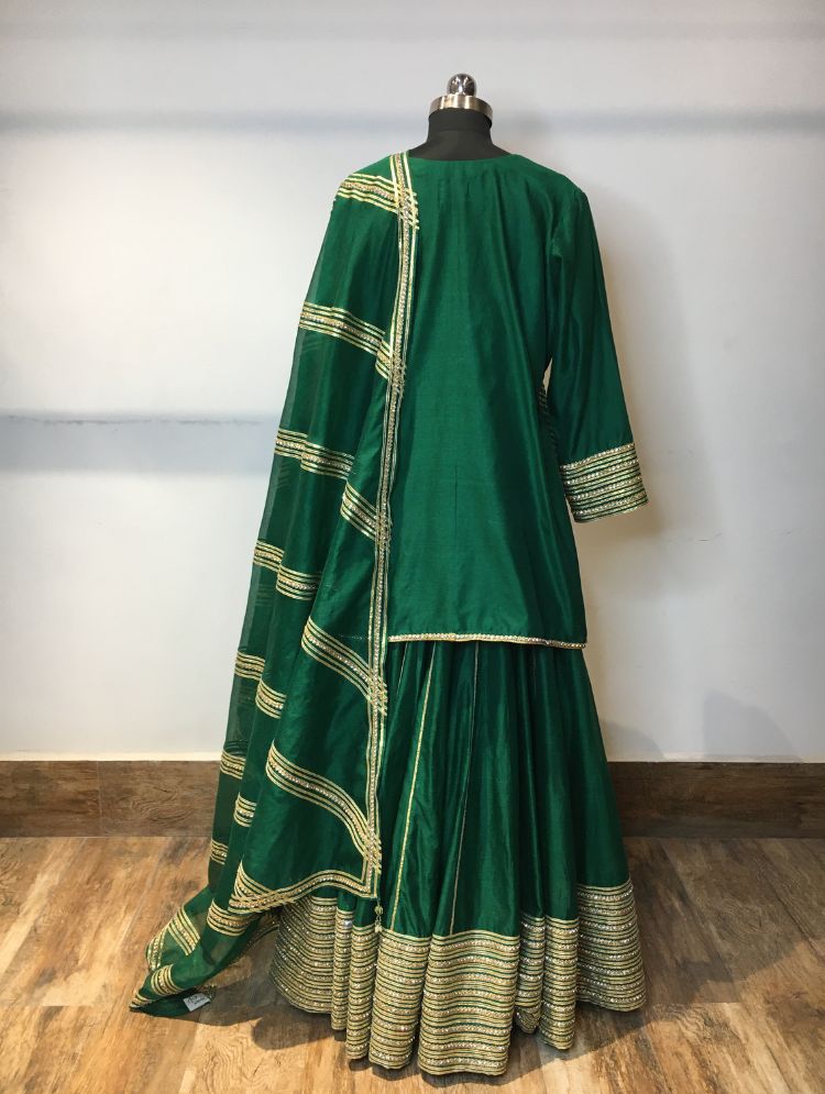 'MRIGNAYANI' Green Handloom Chanderi Silk Kalidar Ghaghra (Set Of 3)