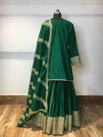 'MRIGNAYANI' Green Handloom Chanderi Silk Kalidar Ghaghra (Set Of 3)