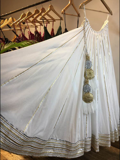 'CHANDRAMUKHI' White Mulmul Cotton Kalidar Ghaghra