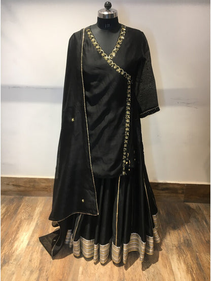 'RAATRAANI' Black Mulmul Cotton Kalidar Ghaghra (Set Of 3)