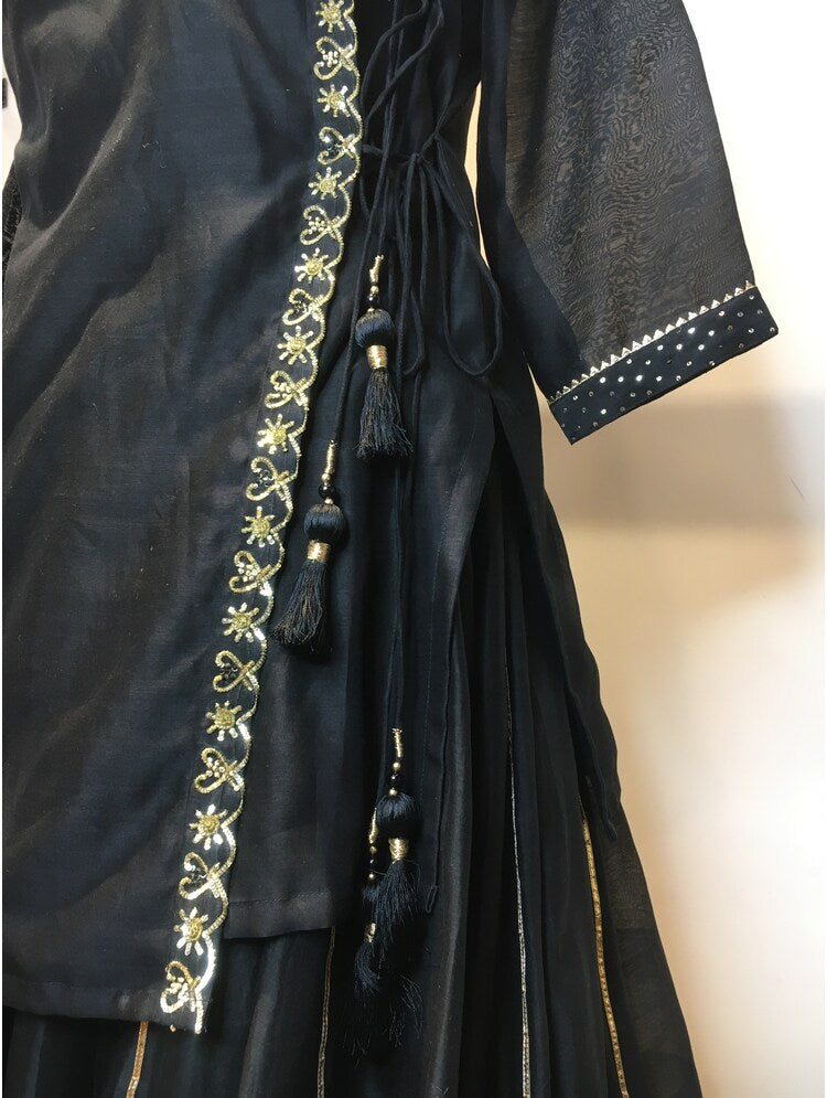 'RAATRAANI' Black Mulmul Cotton Kalidar Ghaghra (Set Of 3)
