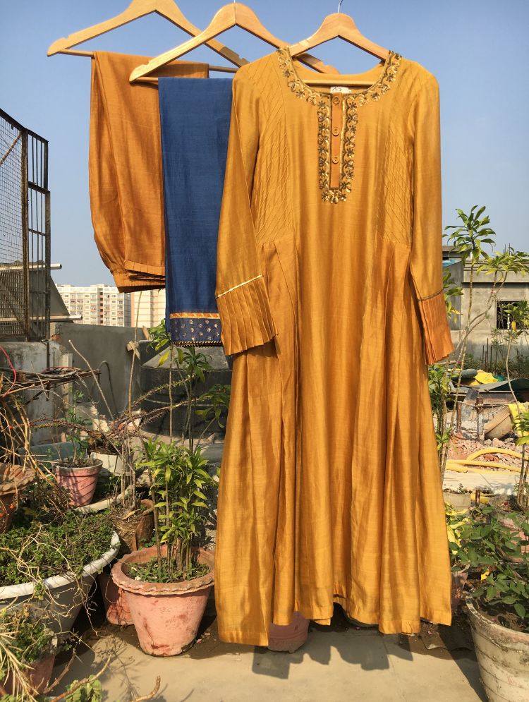 Studio Sample - 'NAWABI' Handloom Chanderi Silk Hand Embroidered Kurta, Pant & Dupatta Set