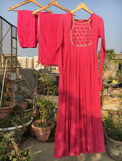 Studio Sample - 'PAKEEZAH' Rani Pink Mulmul  Cotton Anarkali (Set Of 3)