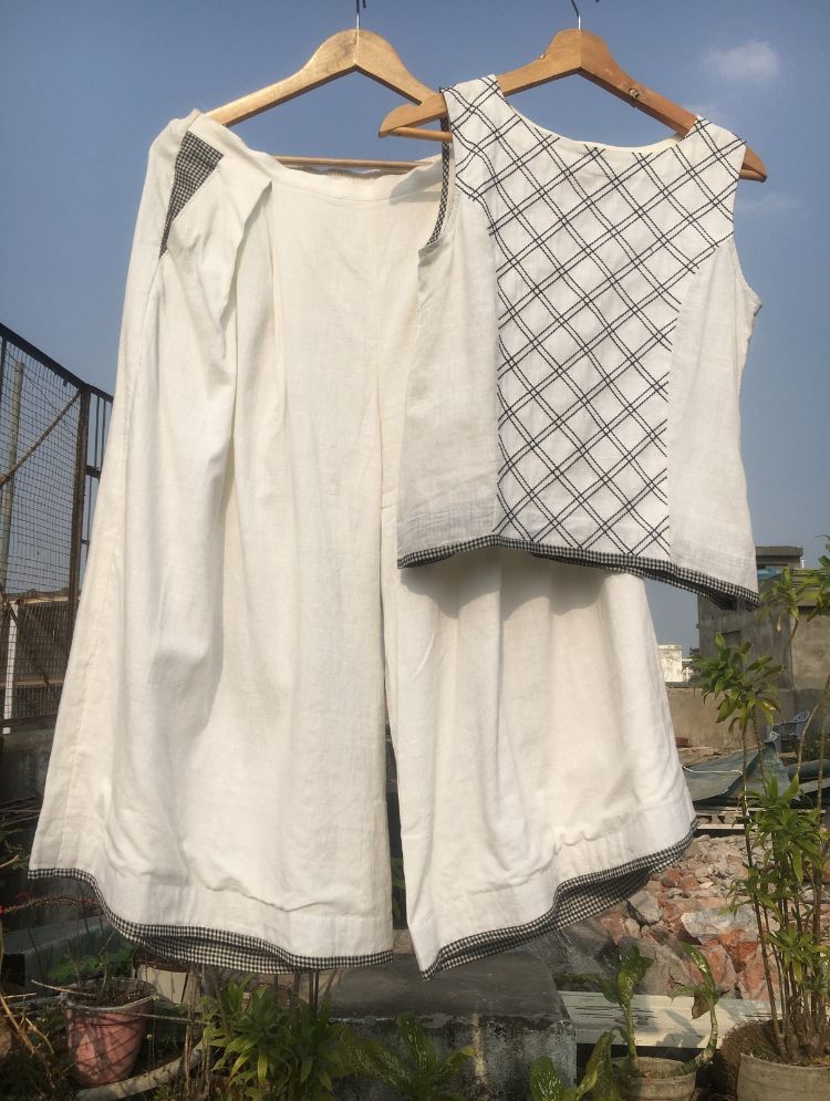Studio Sample - 'CHECK MATE' White Handwoven Muslin Cotton Set