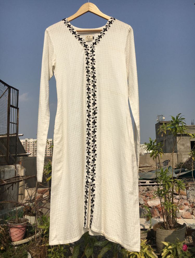 Studio Sample - 'AGELESS BEAUTY' White Handwoven Cotton Dress