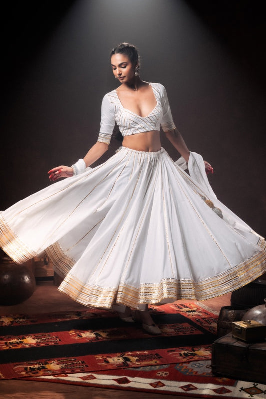 'CHANDRAMUKHI' White Mulmul Cotton Kalidar Ghaghra