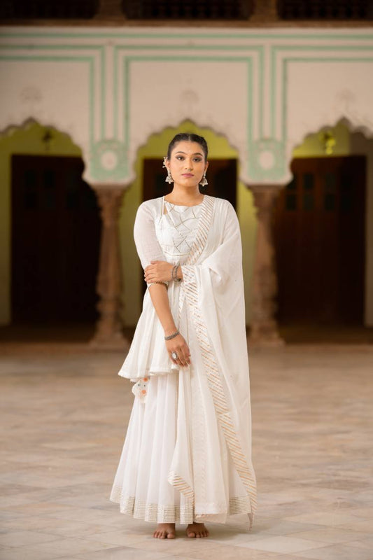 'CHANDNI' White Mulmul Cotton Kalidar Ghaghra (Set Of 3)
