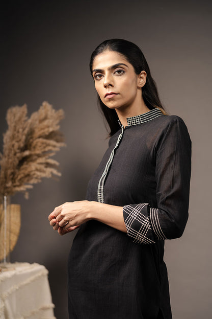 'THE PRISM' Black Handwoven Muslin Cotton Kurta