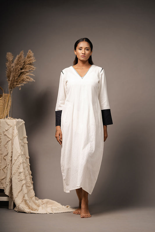 'ILLUSION' White Handwoven Cotton Dress